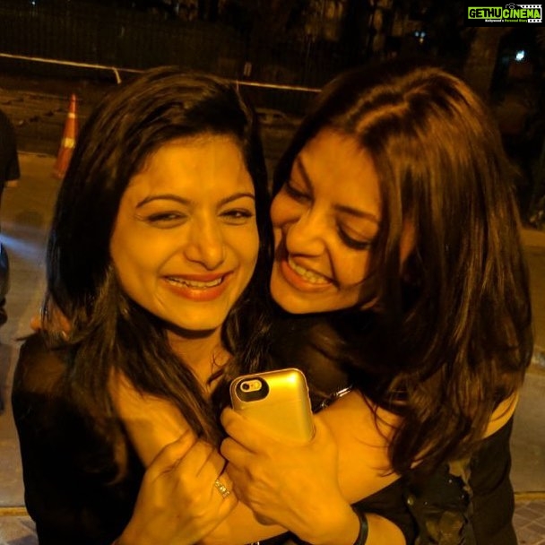 Kajal Aggarwal Instagram - December madness.. #festive #shenanigans #saturdaynight #laughtillwedrop Wink Bar, Taj President Hotel, Mumbai