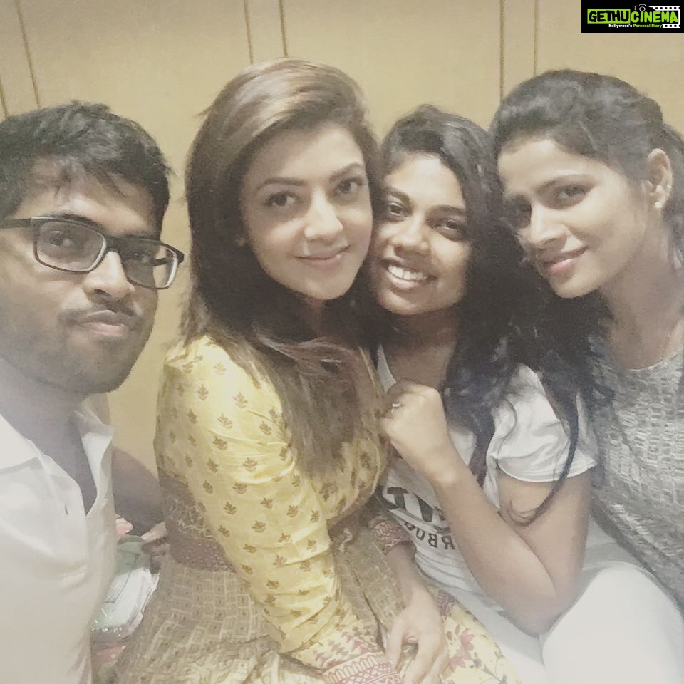 Kajal Aggarwal Instagram - #teamK #mypeeps #whatwouldidowithoutthem 💛 @nitishree_shetty @vishalcharan86 @ashwini_hairstylist