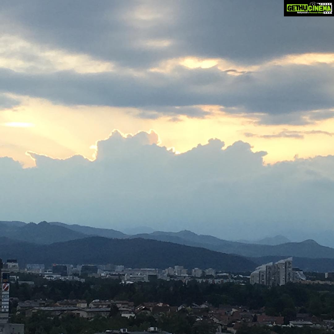 Kajal Aggarwal Instagram - #silverlining #ljubljana #viewfrommybed