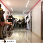 Kajal Aggarwal Instagram - Wheeeeeeeeee so much fun! #kavalaivendam 💺👌GPRepost,#reposter,#notetag @actorjiiva via @GPRepostApp ======> @actorjiiva:Deekay vin Chinna chinna assai! @kajalaggarwalofficial #wheelchairdiaries