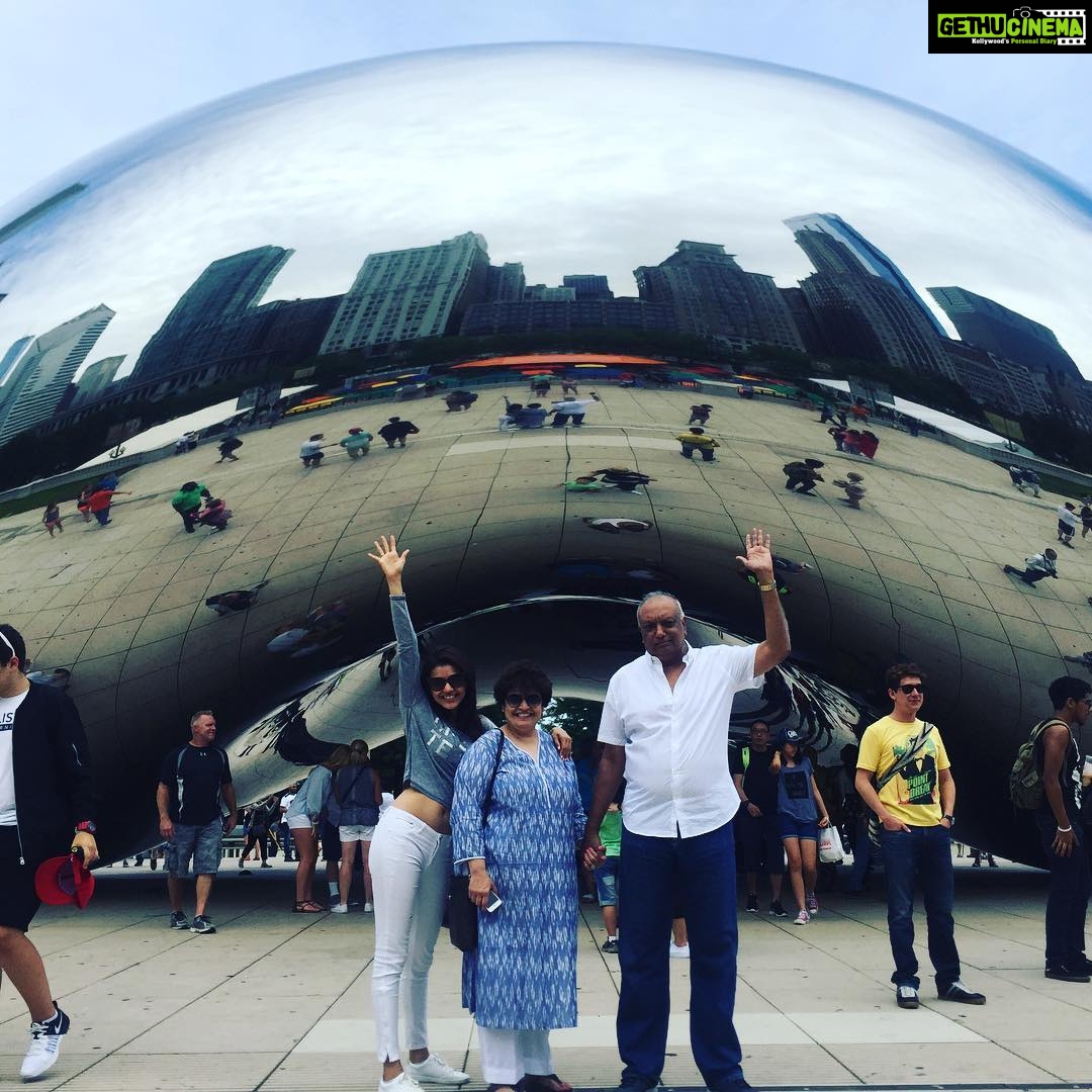 Kajal Aggarwal Instagram - #skyline #postlunchwalks #steel #metal #concrete #citiesoftheworld #thebean
