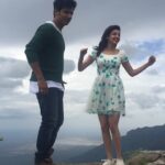 Kajal Aggarwal Instagram - The things we do at mountain cliffs in the middle of an enchanted forest! @actorjiiva #kavalaivendaam 😃😍💛 Pls do NOT try this guys. Coonoor,Nilgiris
