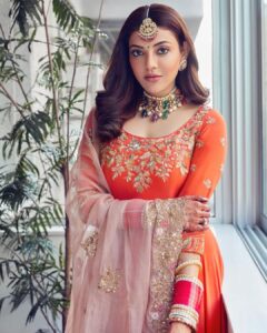 Kajal Aggarwal Instagram - 🧡 Outfit : @shyamalbhumika
Jewellery : @sunita_shekhawat_jaipur
Jootis : @fizzygoblet 
Stylist: @stylebyami @stylebyamibrides
Style team: @tanyamehta27
Make up : @vishalcharanmakeuphair
Hair : @divya.naik25
Pic courtesy : @rahuljhangiani
Photographer: @storiesbyjosephradhik