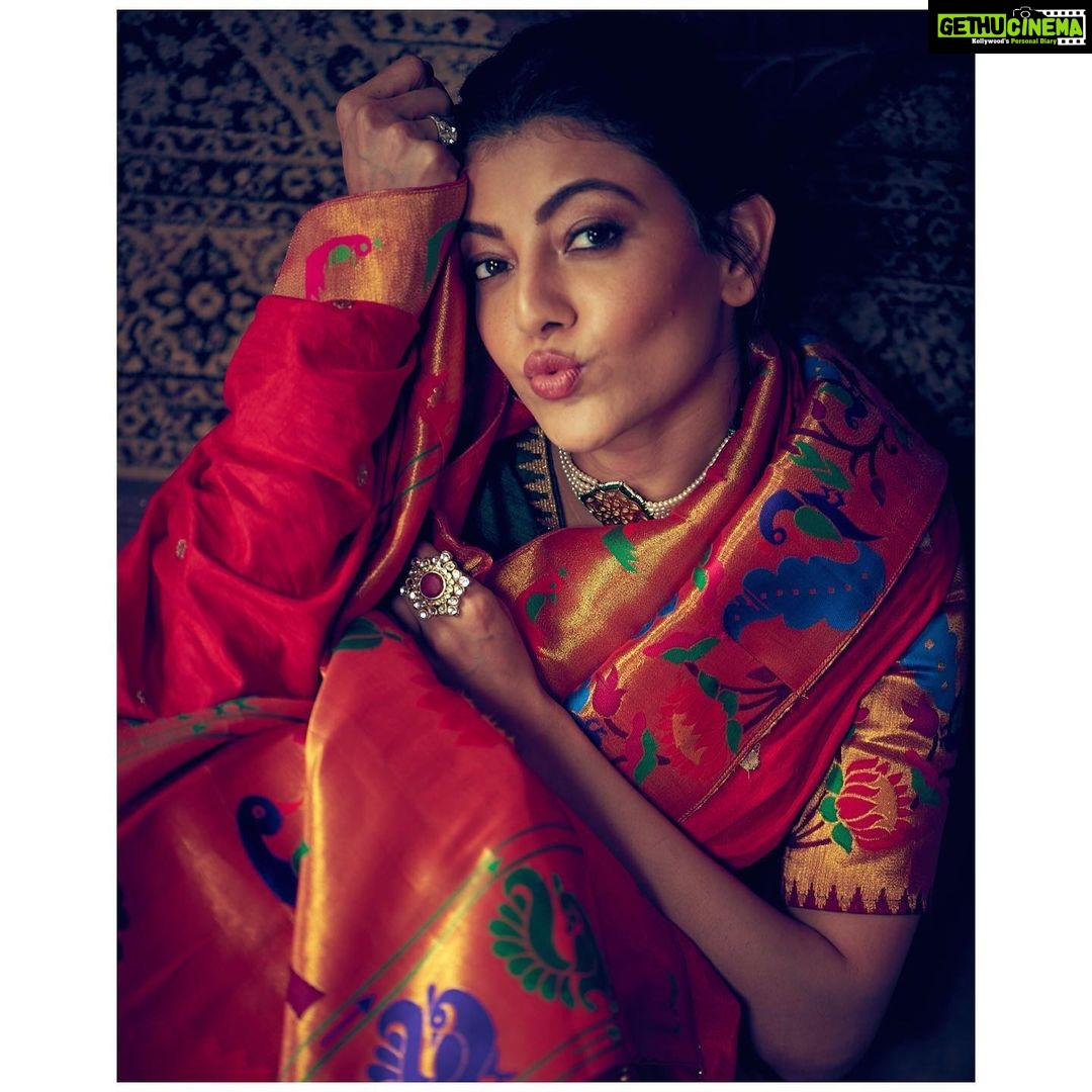 Kajal Aggarwal Instagram - ❤️ @vishalcharanmakeuphair @suzaneemmanuel @abhitabhkame