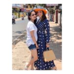 Kajal Aggarwal Instagram – #posers 👯‍♀️