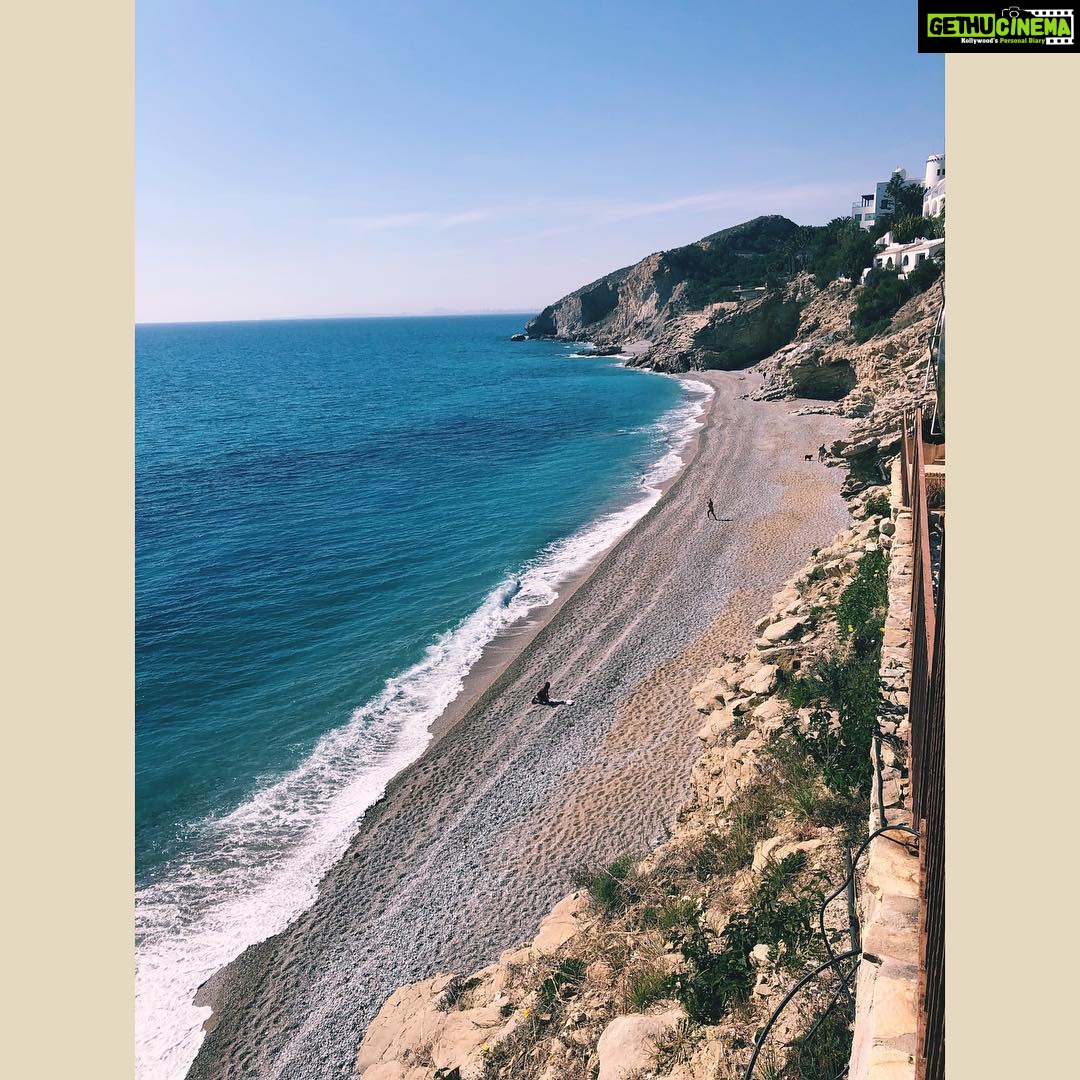 Kajal Aggarwal Instagram - 😍 Villajoyosa Beach