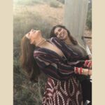 Kajal Aggarwal Instagram - It is one of the blessings of old friends that you can afford to be stupid with them.. #laughingovernothing with @divya.vaswani04 Cretas, Spain