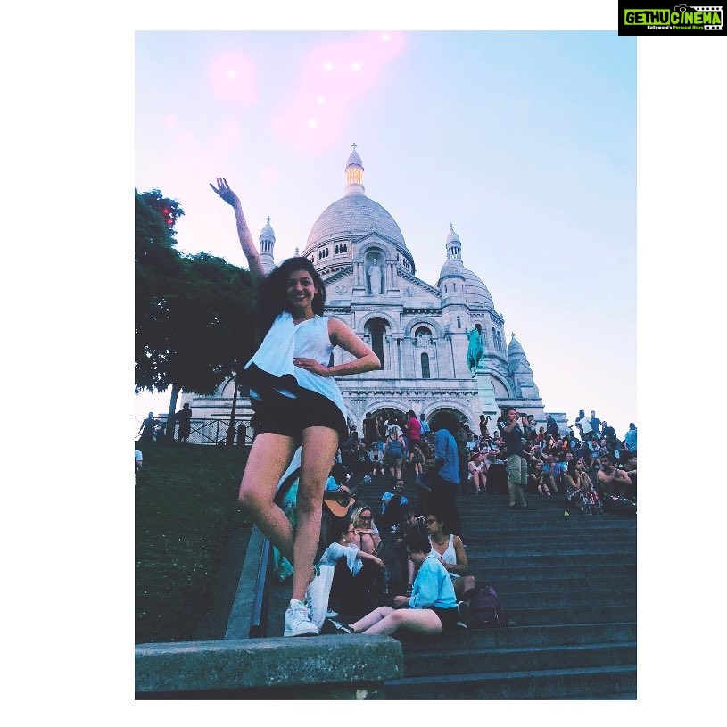 Kajal Aggarwal Instagram - #believeinmagic #sacrecoeur Montmartre