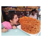 Kajal Aggarwal Instagram - What happens when you work at a mithai (Indian sweets) shop 💁🏻 #havethejalebiandeatittoo #thelookoftheotherguy #disdain