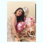 Kajal Aggarwal Instagram – When the birthday week kicks in and the best friends (@juhi30 @nehatugnaitchopra @zainabsoni #lajja @siddharthlulla #ankit #bhavin !! We missed you @sumatchopra ) along with my most amazing sister @nishaaggarwal And @mastkarandar throw me the cutest, sweetest, most nostalgic and totally unexpected (rerun of the 9th grade😍) surprise ! #myannitesforever #dontfitunderthetableanymore #butwestillcryoversurprises #lovemygirlies #schoolfriends