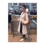 Kajal Aggarwal Instagram - #howtokilltimeatanairportNOT 📸 (forced) by @vishalcharan86