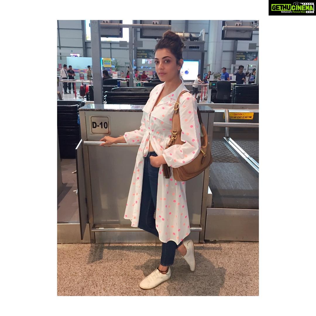 Kajal Aggarwal Instagram - #howtokilltimeatanairportNOT 📸 (forced) by @vishalcharan86