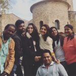 Kajal Aggarwal Instagram - #parisparis with the team❤️ @archamehta @ashwini_hairstylist @vishalcharan86 @bhargavikalidas #venkatanna #santosh we miss you @neetishree_shetty 😘 Fréjus Cathedral