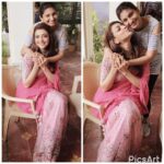 Kajal Aggarwal Instagram – When the sister comes to visit on set🎀💕 #bhabilove #odhinandme #sistersbeforemisters
