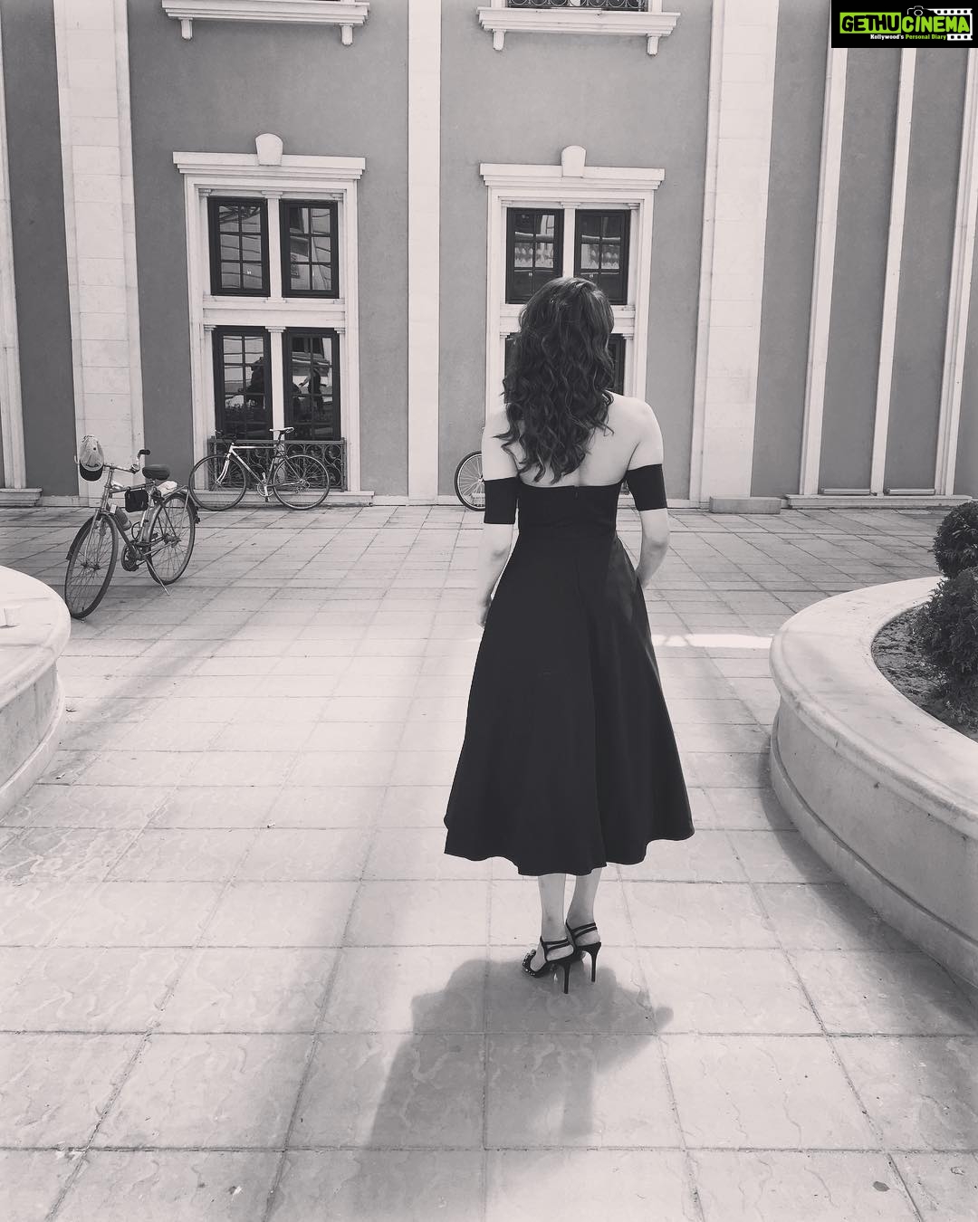 Kajal Aggarwal Instagram - #sometimesitsaboutblackandwhite Македонски народен театар / Makedonski naroden teatar
