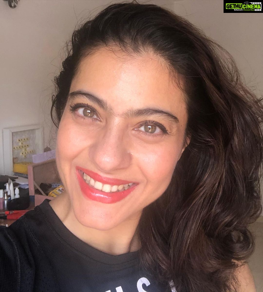 Kajol Instagram - Day 9 of quarantine and it’s a wonder how much better a stick of lipstick and a wash of mascara make u feel ! #lipit #smilemore #takeadeepbreath #shakeitup