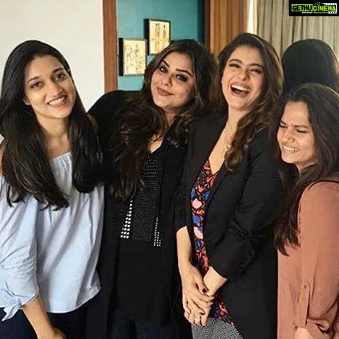 Kajol Instagram - With another set of my work #Devi ‘s. Who put their heart an soul into everything for me. 😘❤️❤️❤️❤️. Challenging @mallika_bhat an @radhikamehra to tell me who ur three Devi’s are and a little bit of why #devi #womensclub #allforoneandoneforall