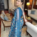 Kajol Instagram - Gimme a high five it’s Tuesday .... or maybe it’s a low five ! Either ways it’s looking good 😉 #delhi #yesterday