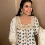 Kajol Instagram – A sense of humour is so important with the right jewellery…. #attheevent #workday #hyderabad #wednesdaywisdom