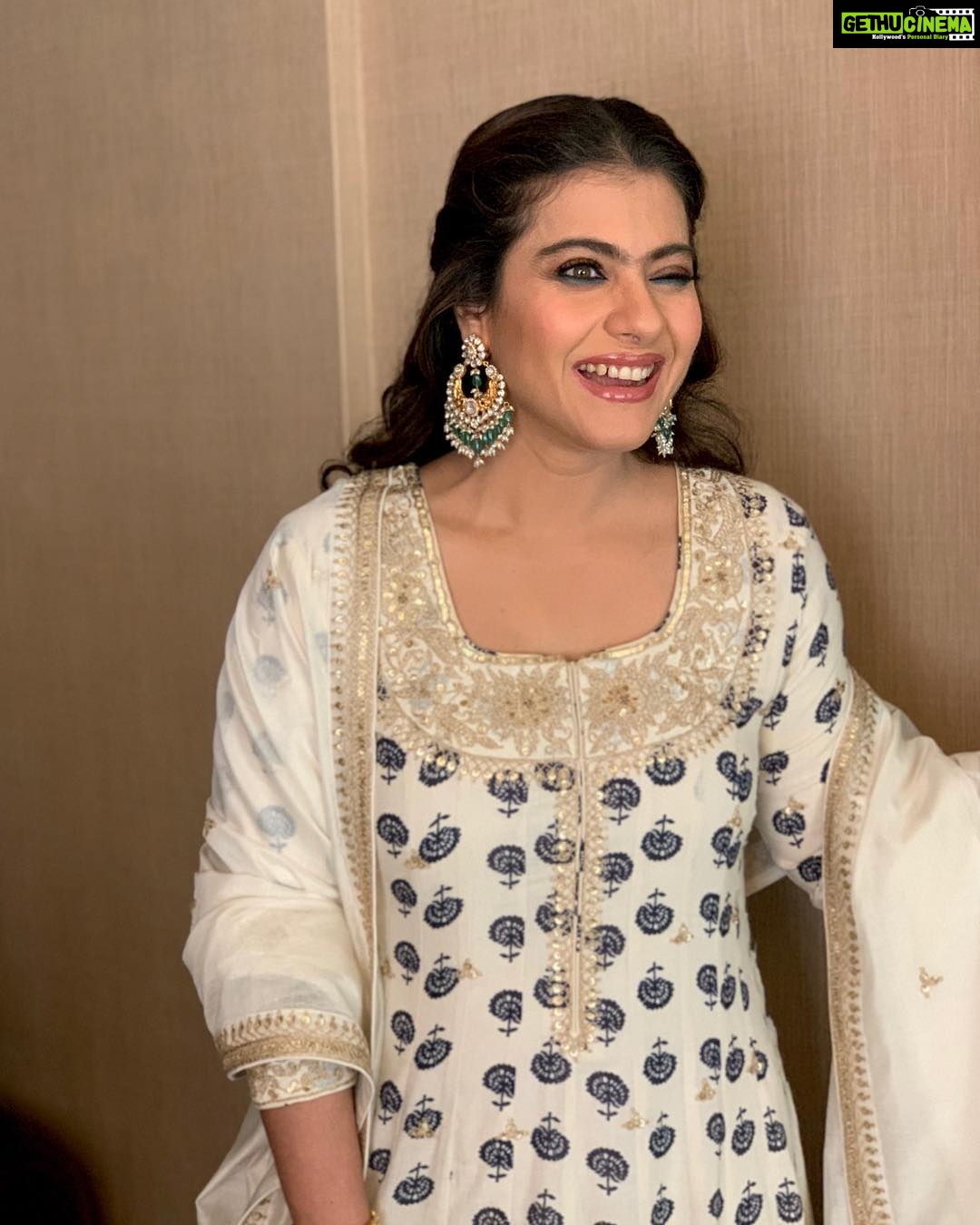 Kajol Instagram - A sense of humour is so important with the right jewellery.... #attheevent #workday #hyderabad #wednesdaywisdom