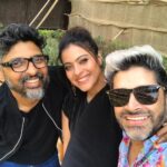 Kajol Instagram - At a shoot with my two besties after soooooooo long ! Laughs and kicks all the way❤️ #recreatinghappy #soulfriendships #allgoodthings