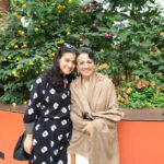 Kajol Instagram - Good times. #singapore #botanicalgardens