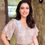 Kajol Instagram – Early mornings….. only for a good cause ! Worli Seaface