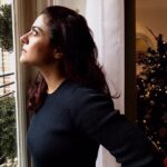 Kajol Instagram - I'm actually very happy right now :) #merrychristmas