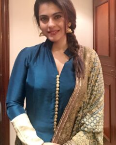 Kajol Instagram - on my way to the Kolkata Film festival, manish and temple jewellery always go together ;)