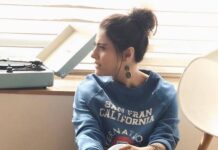 Kajol Instagram - I have 3 moods… 1. Let the 🎵 play without any interruption 2. Skip Every Song 🙄 3. Play the same song again and again on repeat for days..🙂 What’s yours??