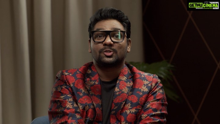 Karan Johar Instagram - Kuch kuch nahi, bahut kuch chocolaty surprise hai isme! Go drool over and buy the newest snack in town – the Good Day Chocochip Cookies. #gooddaychocochip #sooochocolaty @zakirkhan_208 @goodday_britannia #gooddaychocochip #chocochipcookies #gooddaychocochip #gooddaysurprise #britannia #goodday #nowsooochocolaty #sooochocolatysurprise