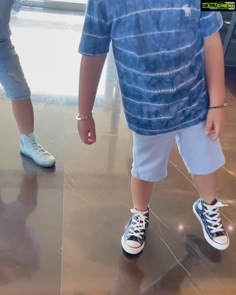 Karan Johar Instagram - The BTS ( behind the scenes ) of our #mothersday wish! FYI.... they mean every word ( even though once in a While they have to be nudged 😂 to say it) a huge shout out to my mother @hiroojohar who is the the wind beneath my wings... my rock solid co parent .... my boss and my reality check !! I love you mom! You are my sunshine ❤️❤️❤️❤️