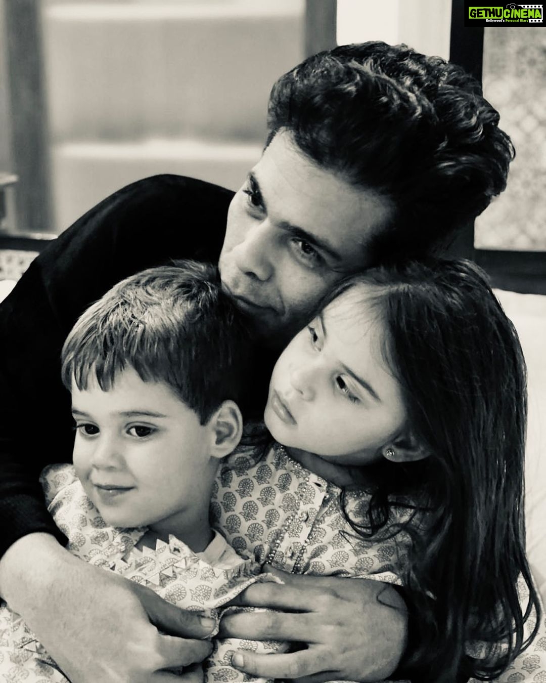 Karan Johar Instagram - I am grateful for my family and friends for always having my back...to everyone in my company who are my extended family and am eternally grateful for their love and loyalty....yes it wasn’t an easy year but there were many lessons learnt and many steps taken...some ahead and some intentionally behind....I believe we all have the resilience to combat every obstacle and always emerge victorious ....love you all from me and mine ❤️#happynewyear