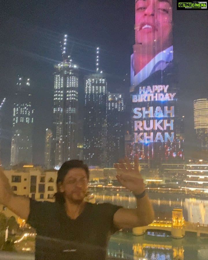Karan Johar Instagram - Happy birthday @iamsrk !! Love you !! May the lights shine on forever .... ❤️❤️❤️