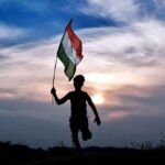 Karan Johar Instagram - Ae watan, watan mere abaad rahey tu....Happy Republic Day, everyone. Jai Hind. 🇮🇳🙏🏻 📷 - @gettyimages