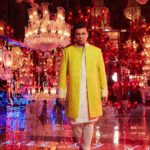 Karan Johar Instagram - Diwali nights!!! It’s the season!!!! Pop of colour never hurt anyone!! In the inimitable @manishmalhotra05 styled by @nikitajaisinghani 📷 @rahuljhangiani location #goodnewwz set!
