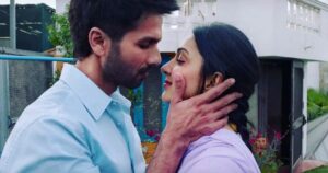 Karan Johar Instagram - KABIR SINGH is about manic, relentless and reckless love and the experience of viewing the film is exactly the same! It’s relentless in its narrative leaves you reckless in emotion and you find yourself Manicly  rooting for Kabir’s unabashed love for Preeti! This modern Ode to Devdas leaves you spellbound! It also makes you stand up and applaud the genius of @shahidkapoor’s portrayal of KABIR SINGH! He lives and breathes the character with insanity and abandon! It almost seems like he has pulled every bit of himself to portray the part! Brilliant!!!! @kiaraaliaadvani is just so lovely! Her vulnerability and silences win your heart and soul!! She is the sunshine and smile of the film.....it’s directorial brilliance all the way! Sandeep is a master storyteller and breaks all cinematic grammar to tell this tale of paagal passionate love!! Huge mention to Soham Majumdar who essays a pitch perfect best friend to Kabir! Go fall and rise in love with Kabir Singh! This ones a massive hit!!!!!