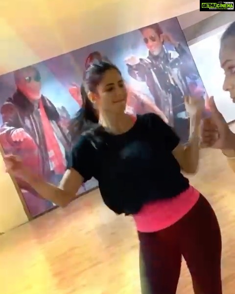 Katrina Kaif Instagram - And after a longgggggg time - weβre dancing ππ»ππ»ππ»π₯³ βοΈπ» @excelmovies