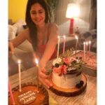 Katrina Kaif Instagram - 🎂 + 🏠 = 🧡thank u for all the birthday wishes 🎊 💝