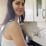 Katrina Kaif Instagram – Tuesday = 🥘+👩🏽‍💻@🏠