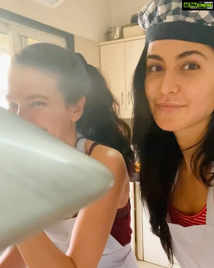 Katrina Kaif Instagram - We’re not sure what it is either .... we ll let u know when we do 🤔🍴🥣 #happyworldsiblingday @isakaif