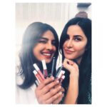 Katrina Kaif Instagram – A little make up party #kaybeauty 💄 @priyankachopra …. from our kathak days at Guruji s …. till now it’s always a blast with u 💛💛@kaybykatrina