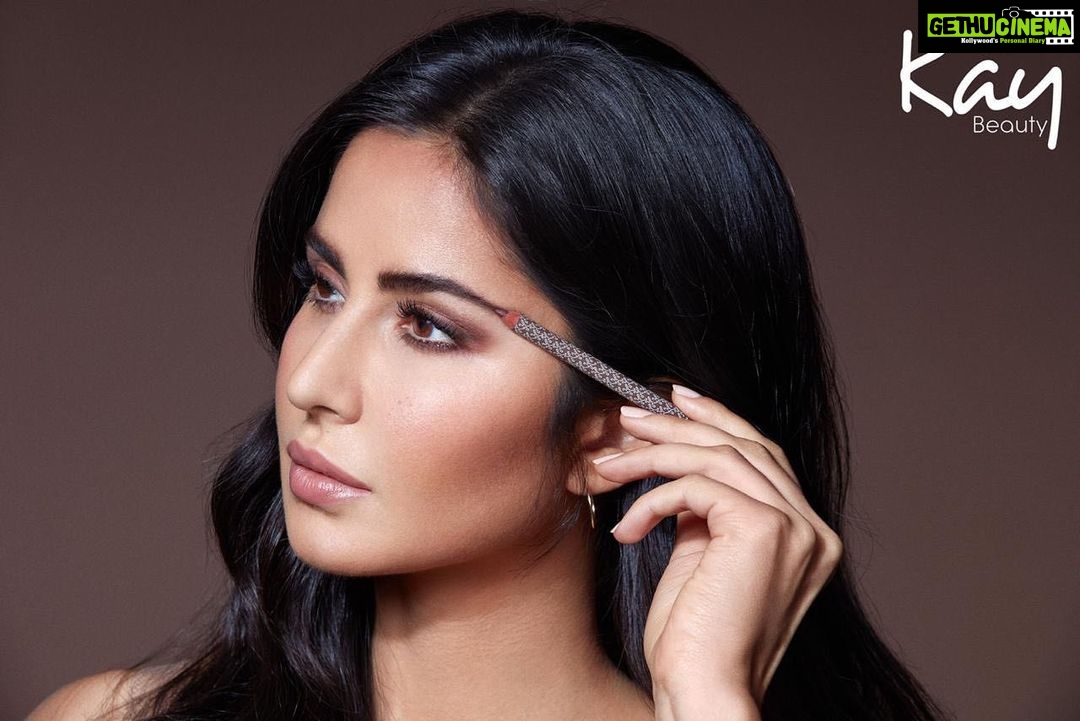 Katrina Kaif Instagram - Brow Ombré with Brow Studio from @kaybykatrina A trend that I swear by Here are steps to achieve this look: ✅ Fill in the inner corner with a lighter shade and use the darker shade in the centre n outer corner This gives a subtle yet defined look 👉Get this exclusively on @MyNykaa & Nykaa Stores #KayByKatrina #KayBeauty #KayXNykaa #MakeupThatKares #ItsKayToBeYou