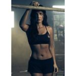 Katrina Kaif Instagram – Work on you, for you. @reebokindia @reebokclassicindia #TarunVishwa