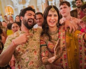 Katrina Kaif Instagram - Mehendi Taa Sajdi Je Nache Saara Tabbar! 🕺🏽💃✨
