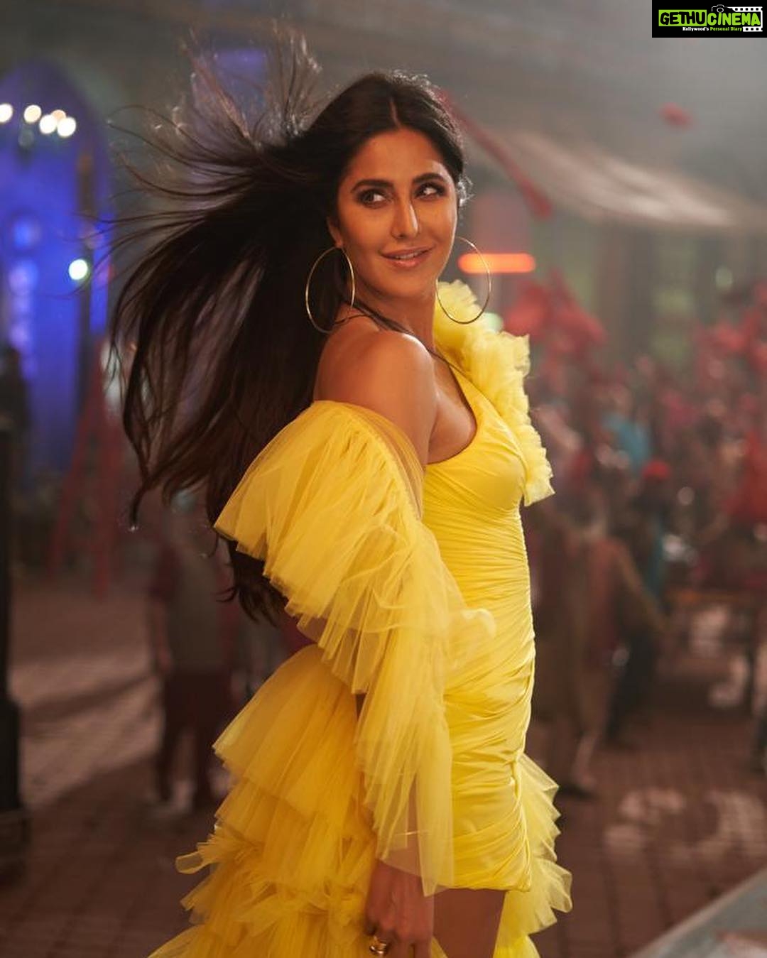 Katrina Kaif Instagram - Didn’t make it in the final song cut ... but I love this dress 😏