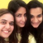 Katrina Kaif Instagram – Pic 1 … the women who make my life possible……. they work behind the scenes but they are stars forever 🌟🌟🌟. Pic 2 … all the incredible women on the sets of zero …. 🌟✨#happywomensday