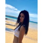 Katrina Kaif Instagram - Beach days ... last few hours of 2017 🌟🎉✨✨✨✨
