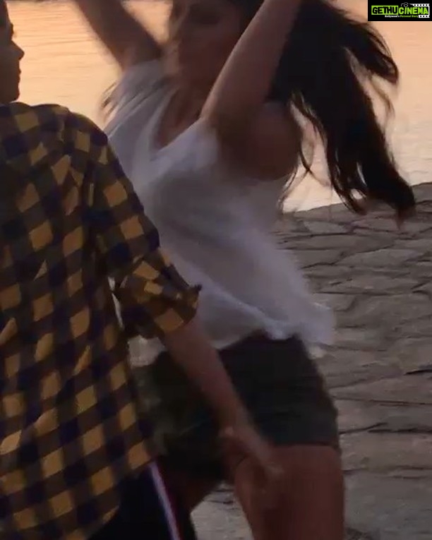 Katrina Kaif Instagram - Dancing in the moonlight 🌟🌙🌝✨. #swagseswagat
