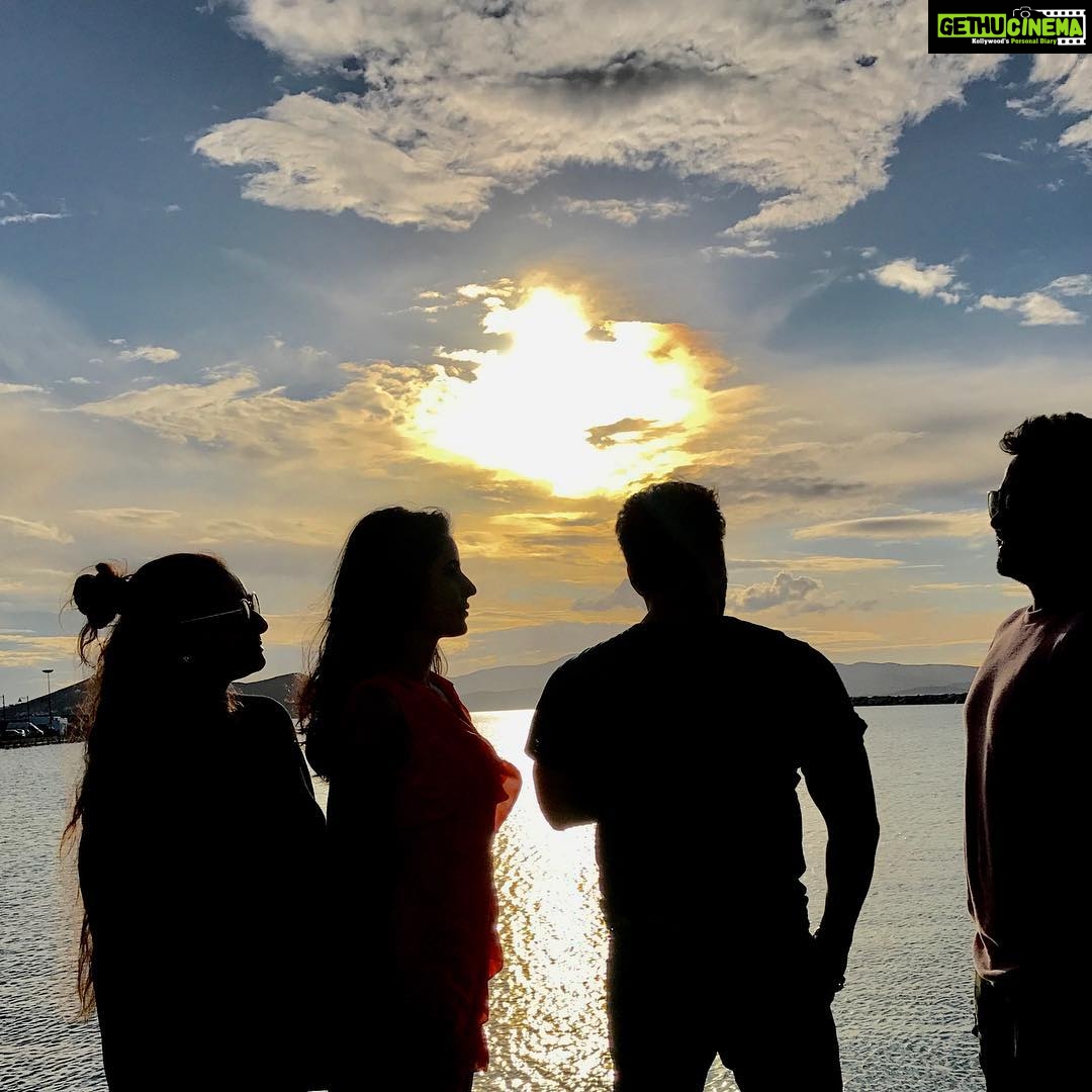 Katrina Kaif Instagram - There's always a story .......#tigerzindahai @aliabbaszafar @vaibhavi.merchant @beingsalmankhan